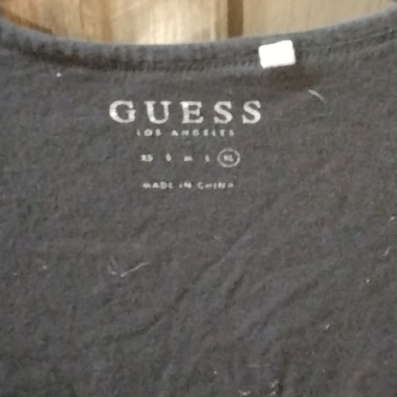 Pretty Pre-Owned Guess Brand Short Sleeve T-shirt (Black Color) - Picture 8 of 12